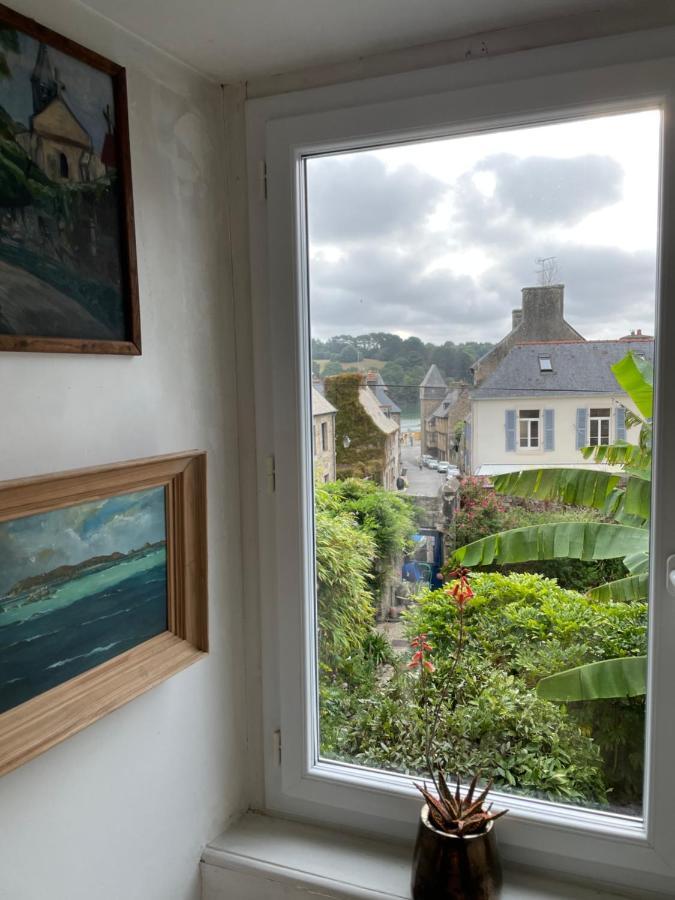 Appartement De 1634 Avec Balcon Au Sud Sur Jardin En Plein Coeur Historique Tréguier Buitenkant foto