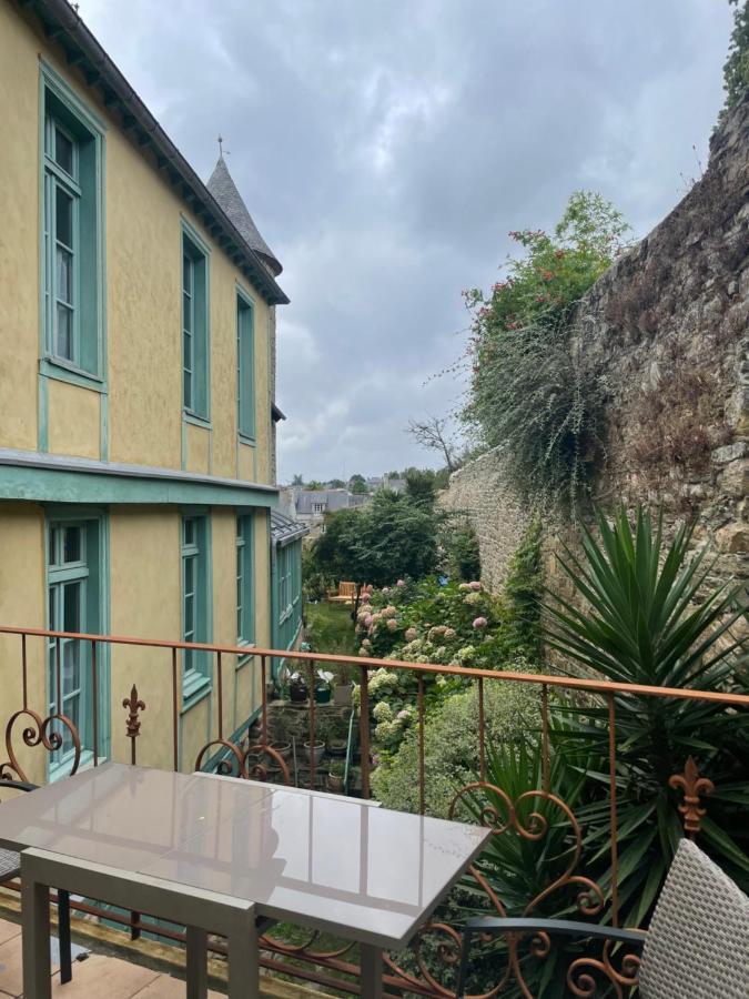 Appartement De 1634 Avec Balcon Au Sud Sur Jardin En Plein Coeur Historique Tréguier Buitenkant foto